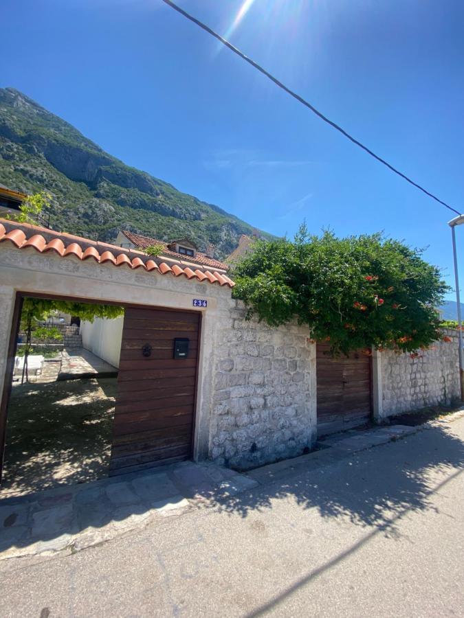 Mansarda Apartment Kotor Eksteriør bilde